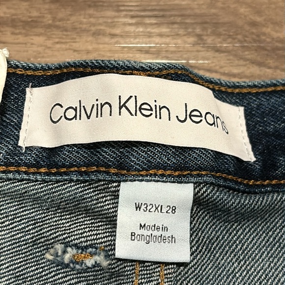 ***NWT*** Calvin Klein Straight Fit Jeans - Picture 6 of 8